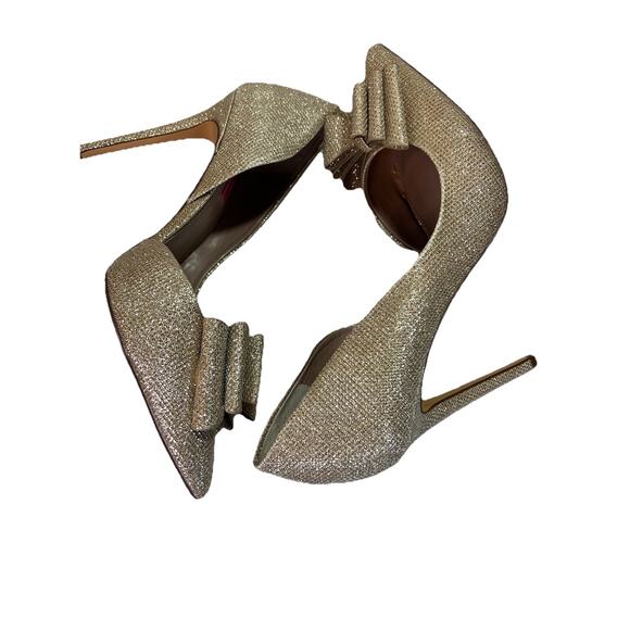 Betsey Johnson Prince Gold Champagne Bow Pumps Stiletto Heels Size 10 - Picture 9 of 11